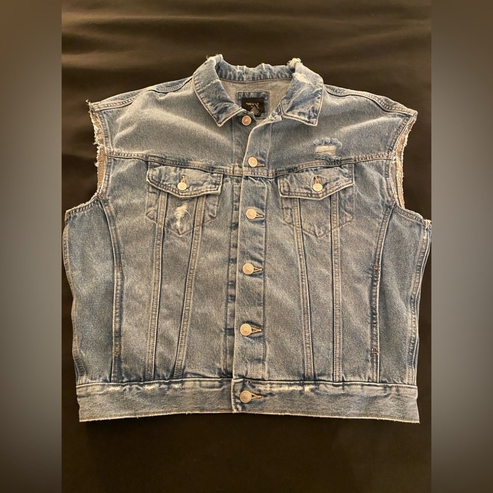Mens Forever 21 Distressed Denim Jeans Jacket Size Large EUC